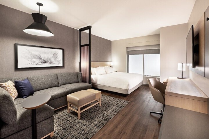 Room 19 of 33