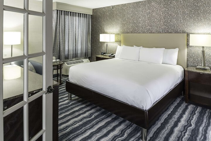 Room 5 of 34