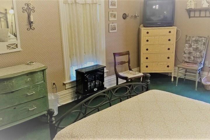 Room 72 of 89