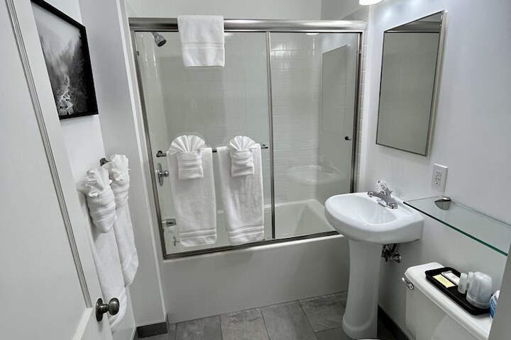 Room 20 of 49