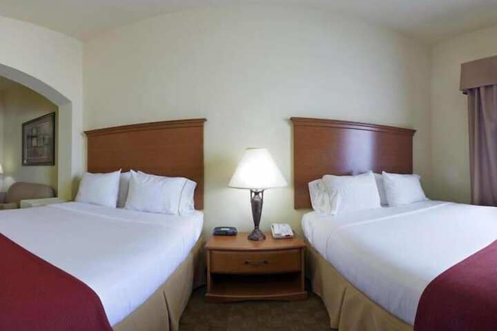 Room 16 of 34