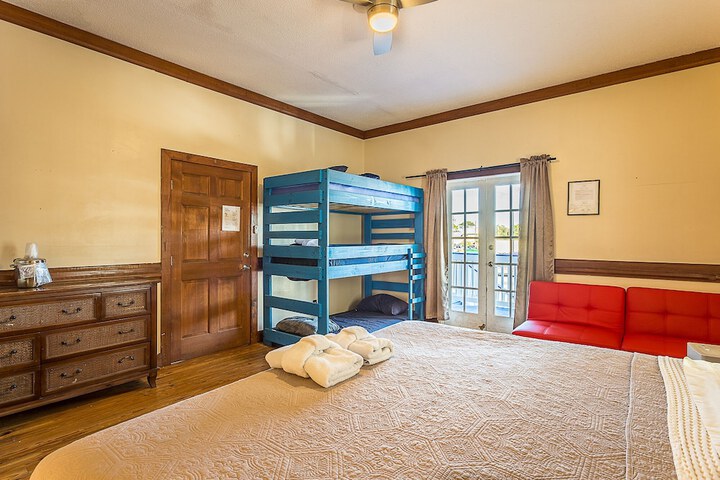Room 41 of 76