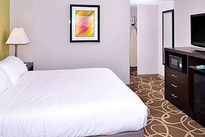 Elimwood Hotel a Ramada by Wyndham