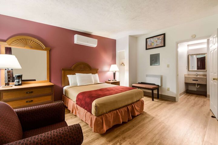Room 14 of 33