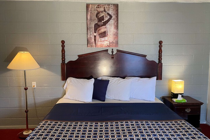 Room 25 of 38