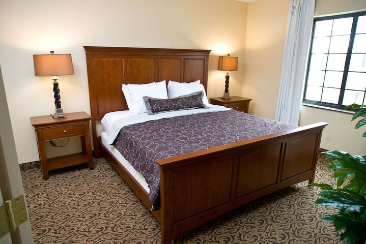 Room 9 of 15