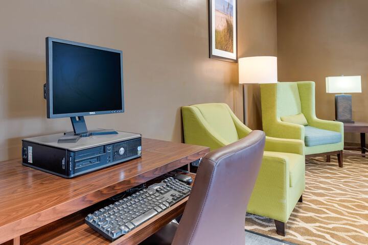 Business Center 26 of 26