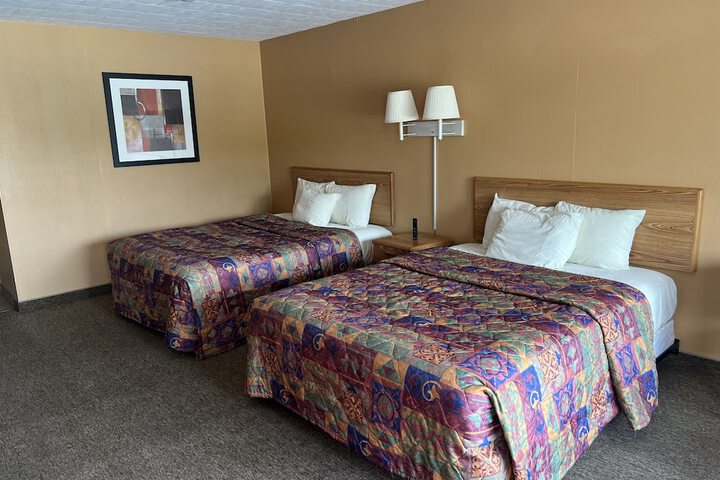 Room 122 of 443