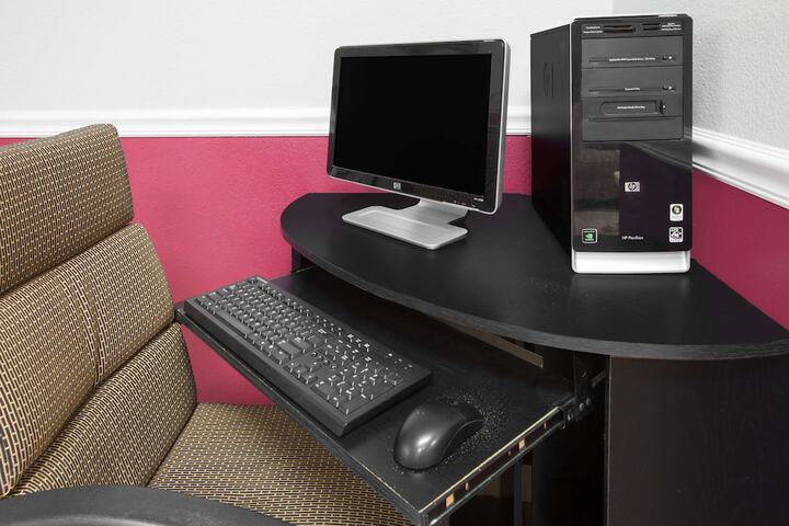 Business Center 23 of 23