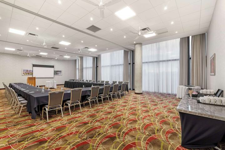 Best Western Plus Kelowna Hotel & Suites