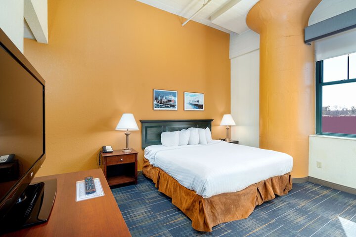 Room 27 of 74