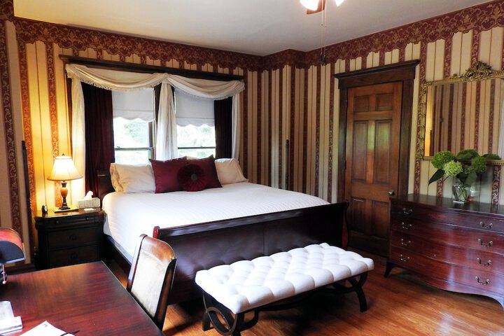 Champaign Garden Inn