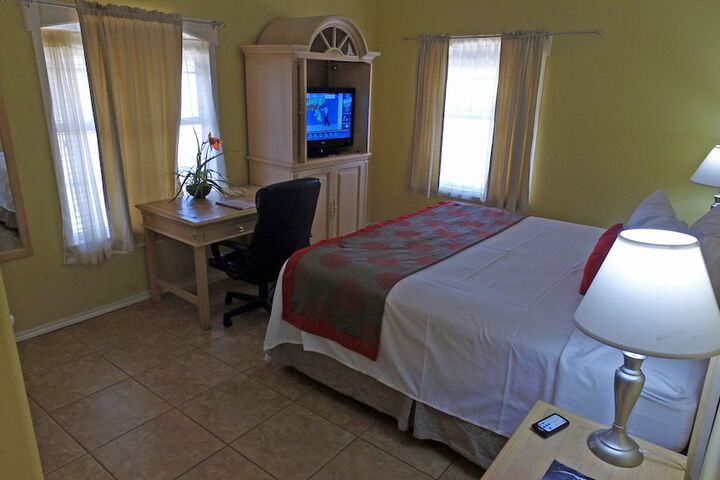 Room 33 of 59