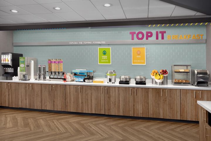 Tru by Hilton Fayetteville I-95 NC