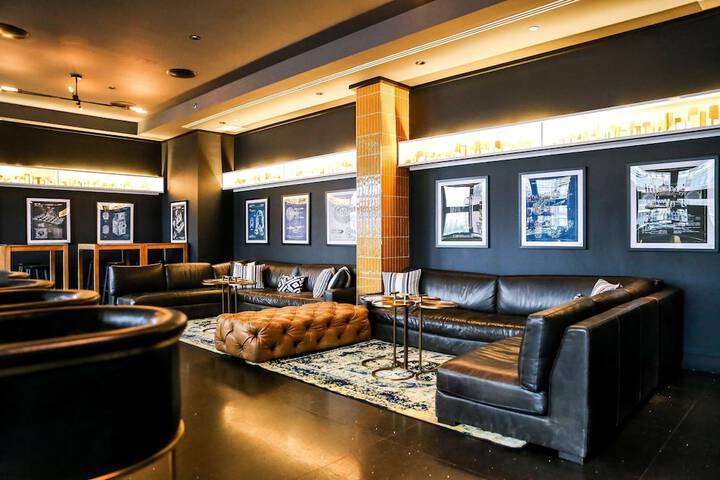 Lounge 131 of 143