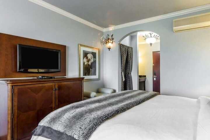 Room 22 of 40