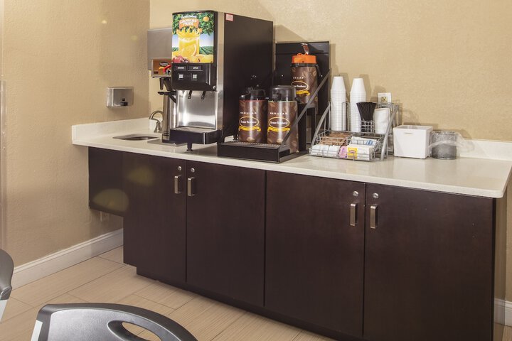 Breakfast/Coffee Service 24 of 25