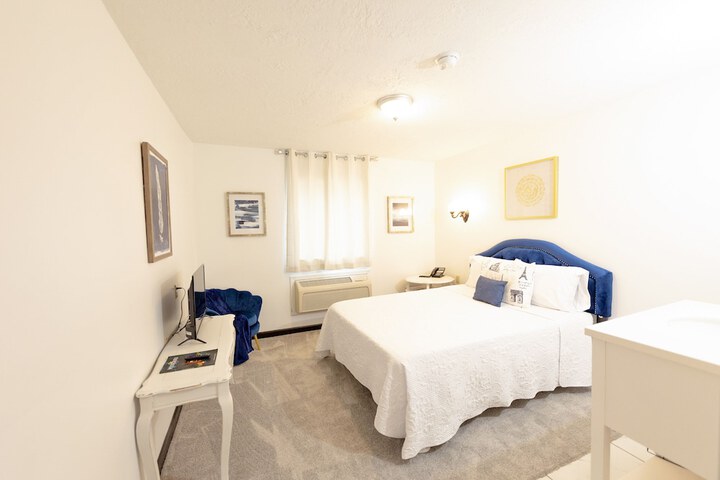 Room 8 of 24