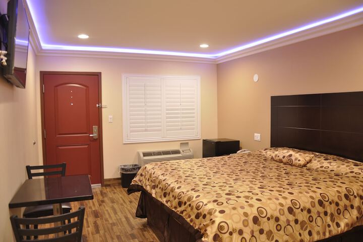 Room 11 of 22