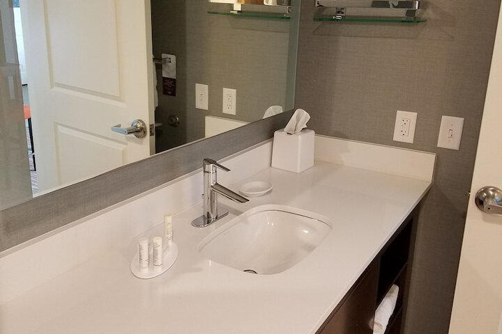 Room 32 of 39