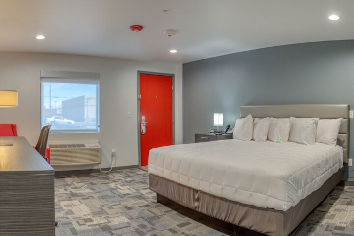Room 25 of 38