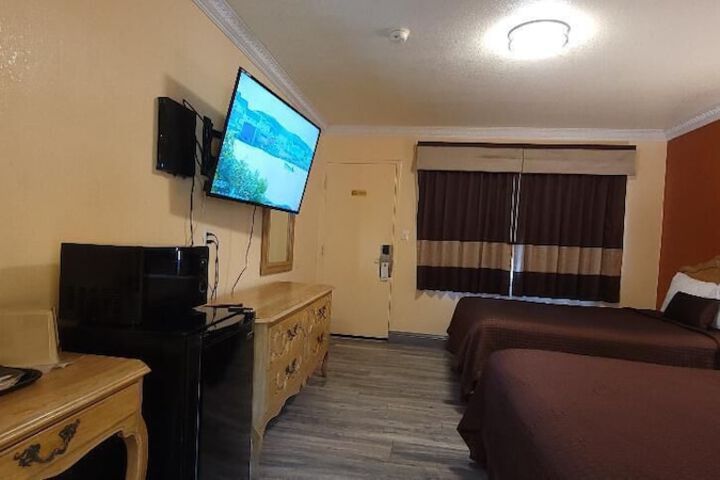 Room 32 of 71