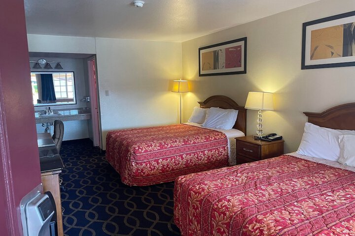 Room 19 of 34
