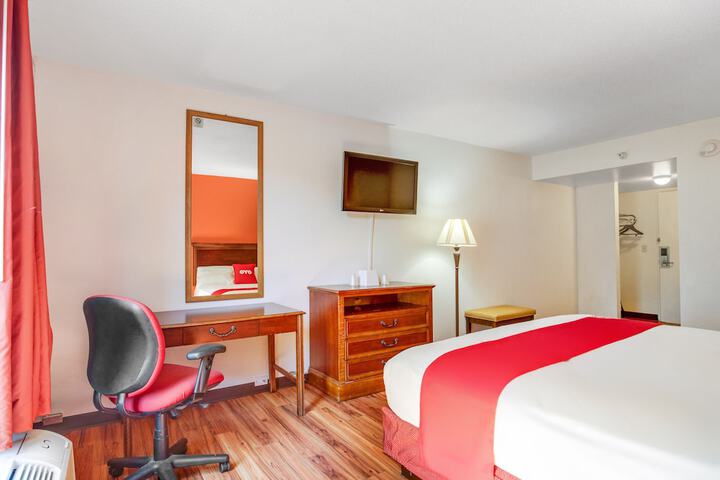 Room 11 of 32
