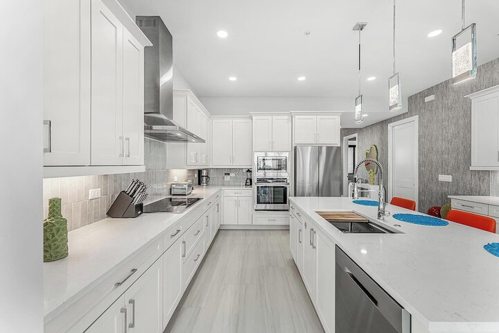 Harbor Island Beach Club Homes by Villatel