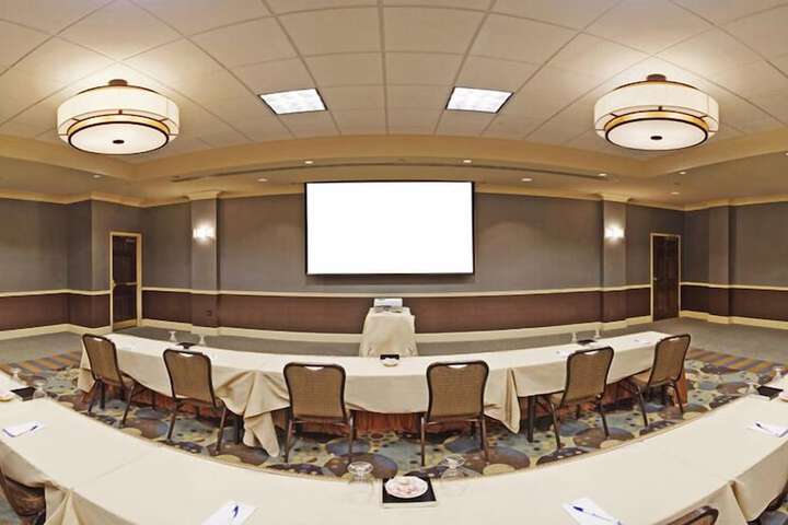 Hilton Garden Inn Omaha East / Council Bluffs