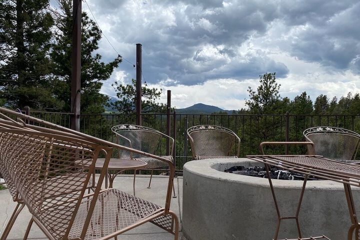 Pikes Peak Paradise Bed and Breakfast
