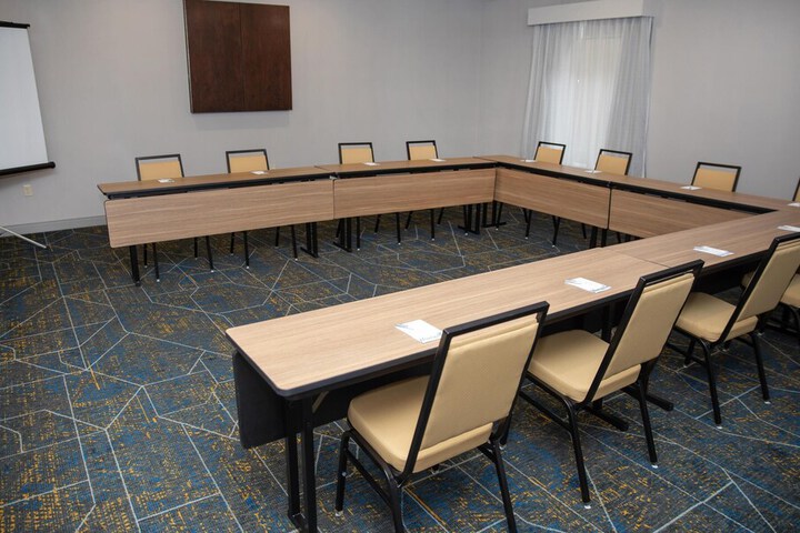 Hampton Inn & Suites Williamsport-Faxon Exit