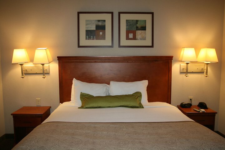 Room 33 of 60