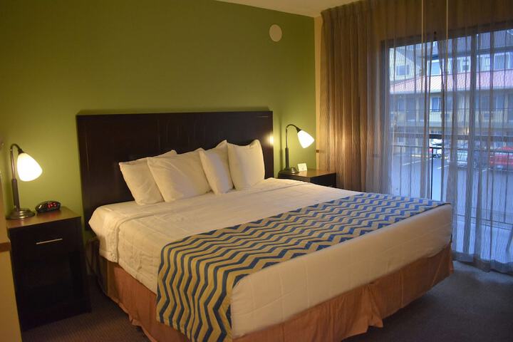 Room 4 of 30