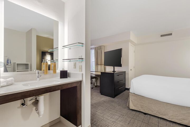 Sonesta ES Suites Fairfax Fair Lakes