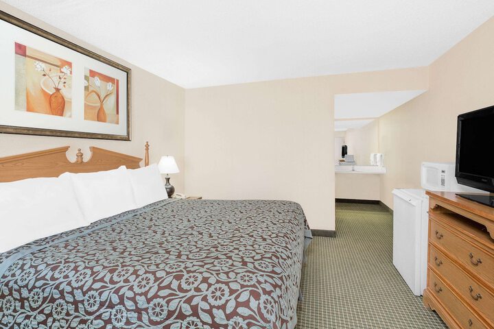 Room 9 of 26