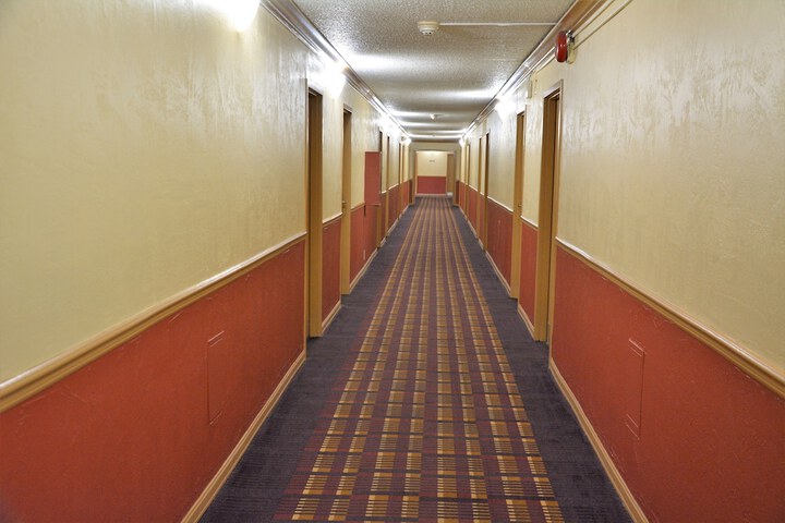 Ballroom/Hall 32 of 38