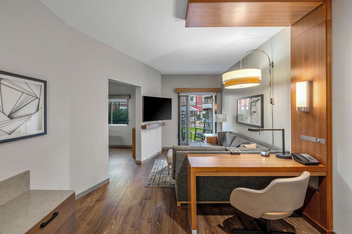 Hyatt Place Phoenix / Chandler-Fashion Center