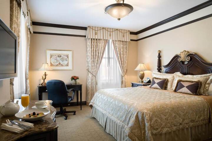 Room 32 of 42
