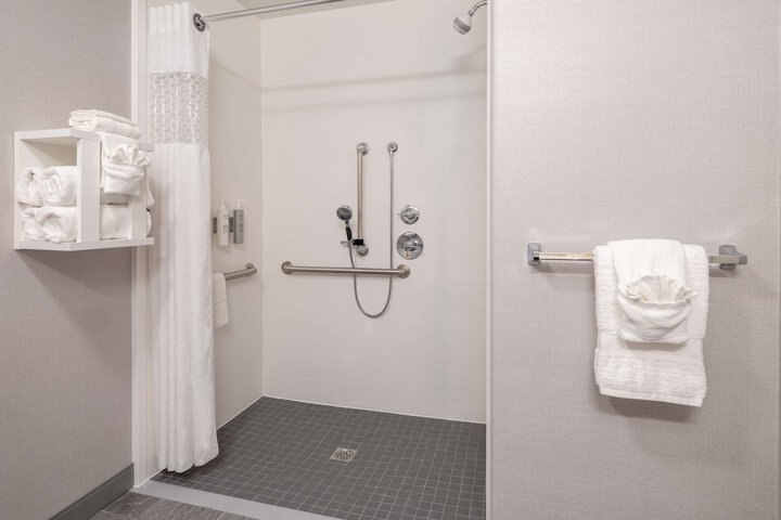 Hampton Inn & Suites Agoura Hills