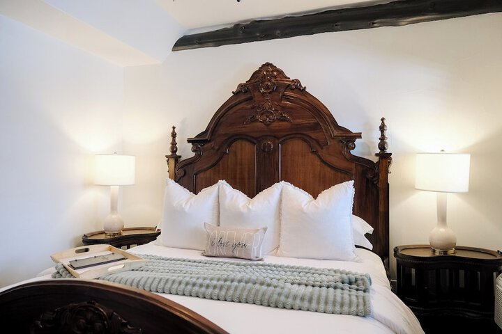 The Winchester Lodge