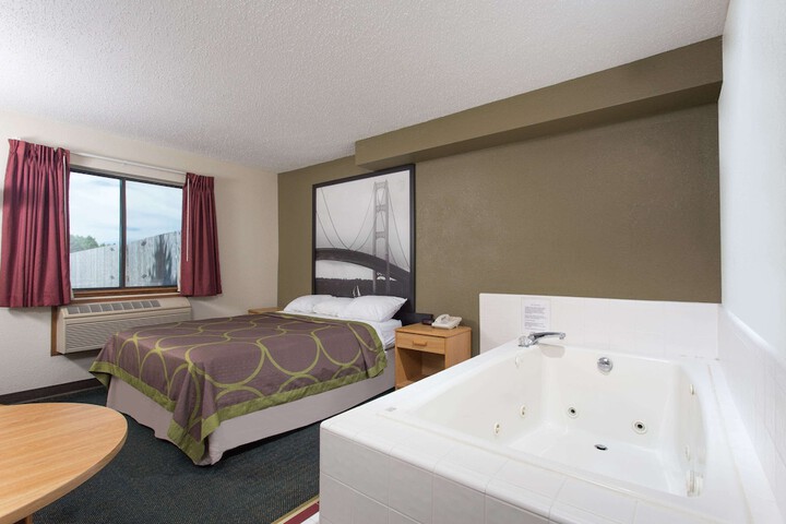 Room 9 of 14