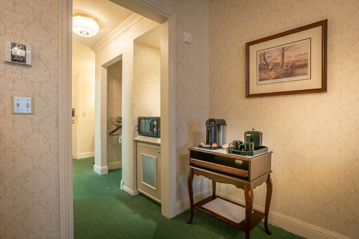 Room 33 of 52