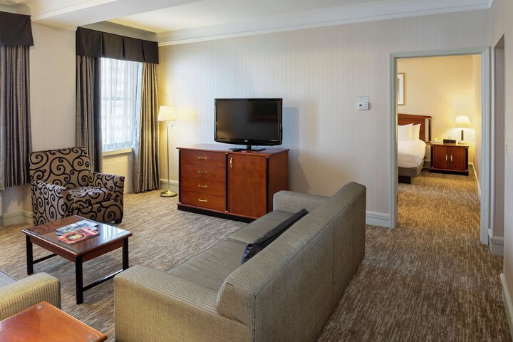 Hilton Cincinnati Netherland Plaza
