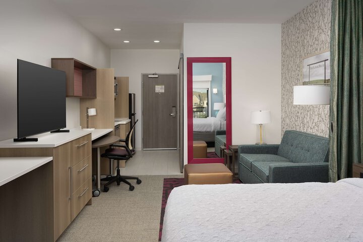 Room 17 of 37