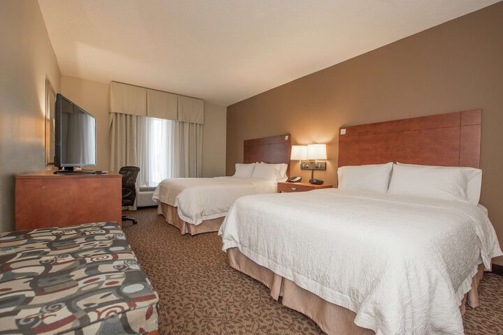 Room 11 of 28