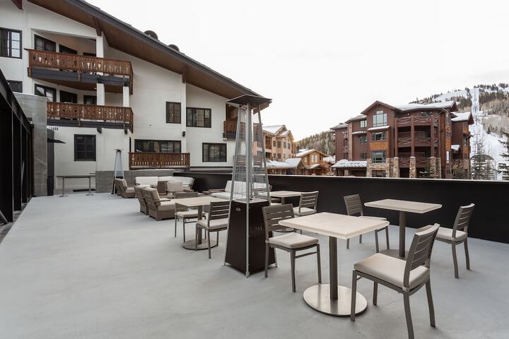Goldener Hirsch Auberge Collection
