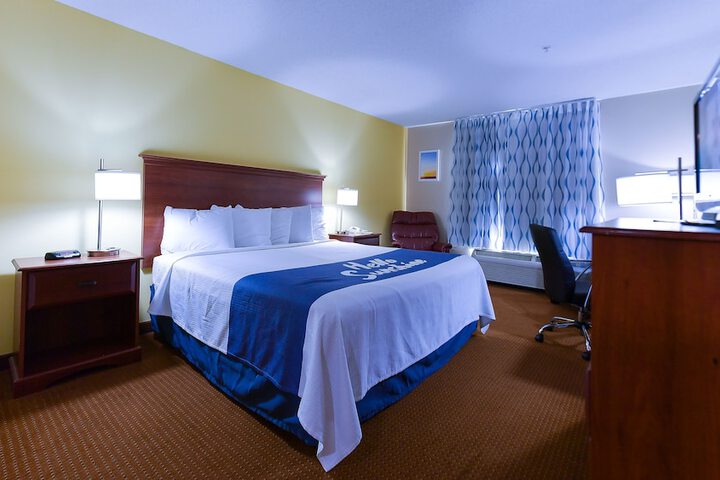 Room 8 of 17