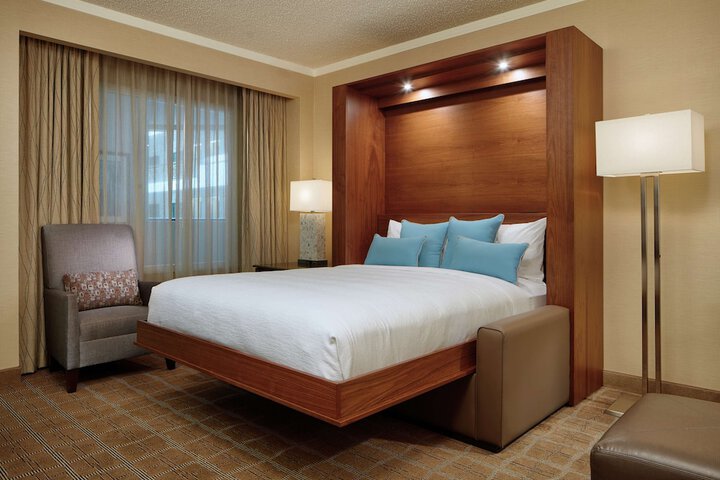 Room 32 of 64