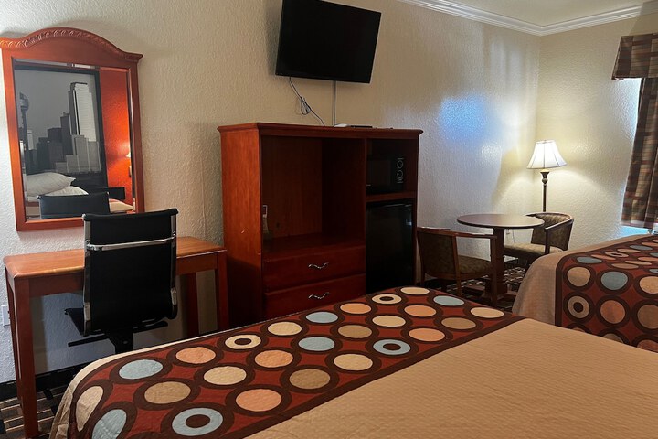 Room 25 of 31